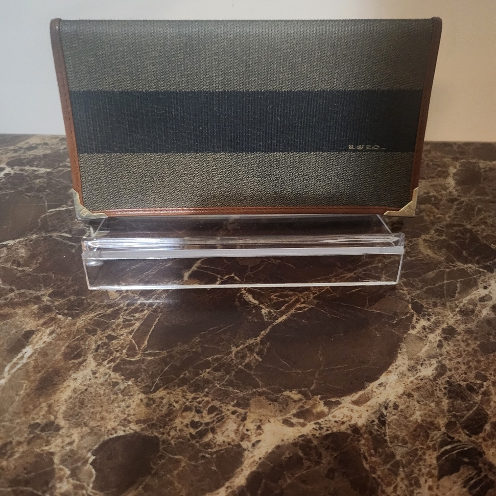 Fendi Green and Brown Wallets Luxurious Leather Collection - Picture 9 of 10